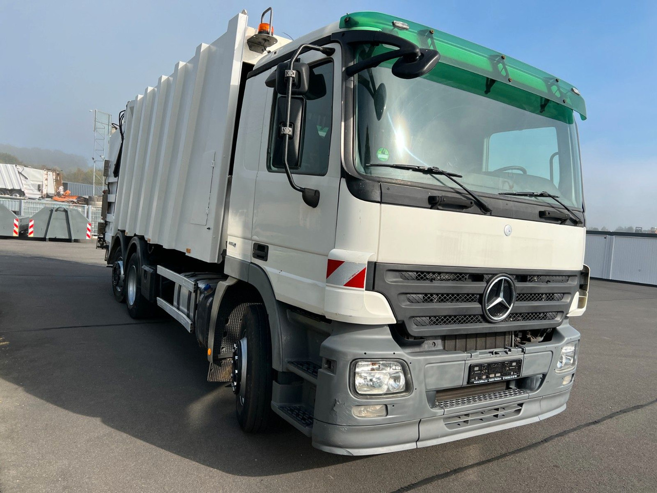 Mercedes-Benz Actros 2532 6x2 Faun Vario 524 Euro 5 Mercedes-Benz Actros 2532 6x2 Faun Vario 524 Euro 5 - Vůz na odvoz odpadků: obrázek 3 Mercedes-Benz Actros 2532 6x2 Faun Vario 524 Euro 5 Mercedes-Benz Actros 2532 6x2 Faun Vario 524 Euro 5 - Vůz na odvoz odpadků: obrázek 3