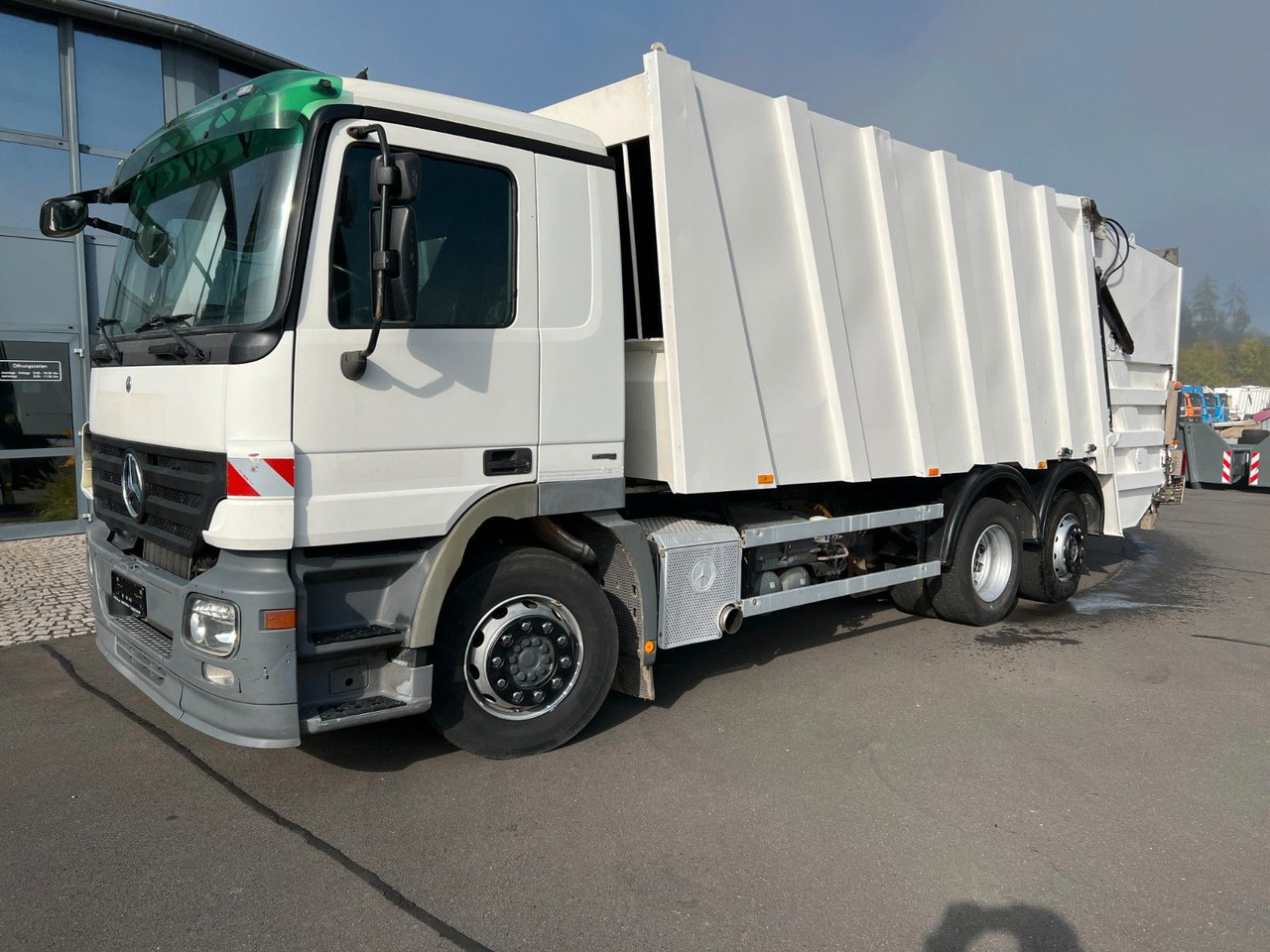 Mercedes-Benz Actros 2532 6x2 Faun Vario 524 Euro 5 Mercedes-Benz Actros 2532 6x2 Faun Vario 524 Euro 5 - Vůz na odvoz odpadků: obrázek 1 Mercedes-Benz Actros 2532 6x2 Faun Vario 524 Euro 5 Mercedes-Benz Actros 2532 6x2 Faun Vario 524 Euro 5 - Vůz na odvoz odpadků: obrázek 1