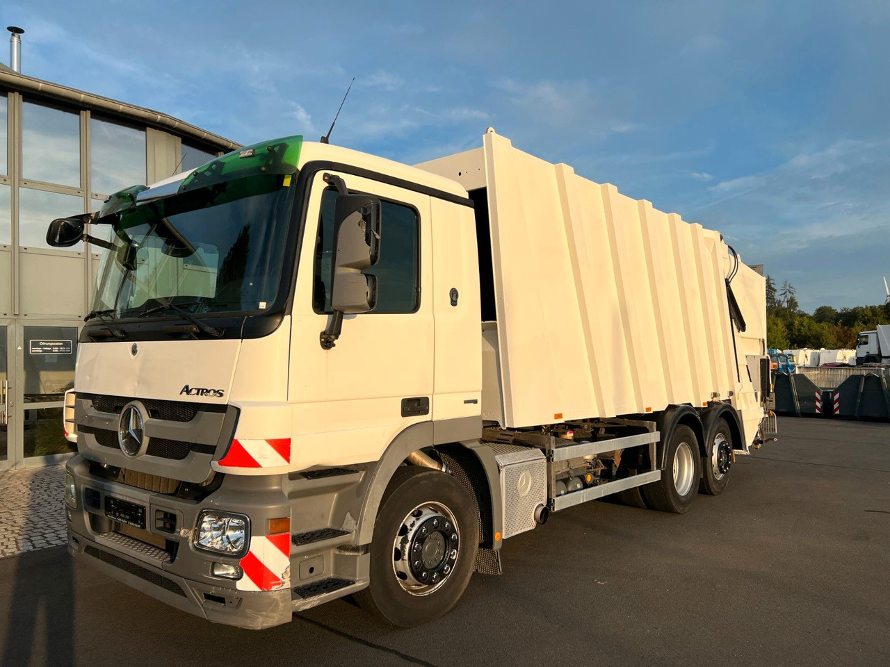Mercedes-Benz Actros 2532 6x2 MP3 Faun Power Press 524 - Vůz na odvoz odpadků: obrázek 1 Mercedes-Benz Actros 2532 6x2 MP3 Faun Power Press 524 - Vůz na odvoz odpadků: obrázek 1