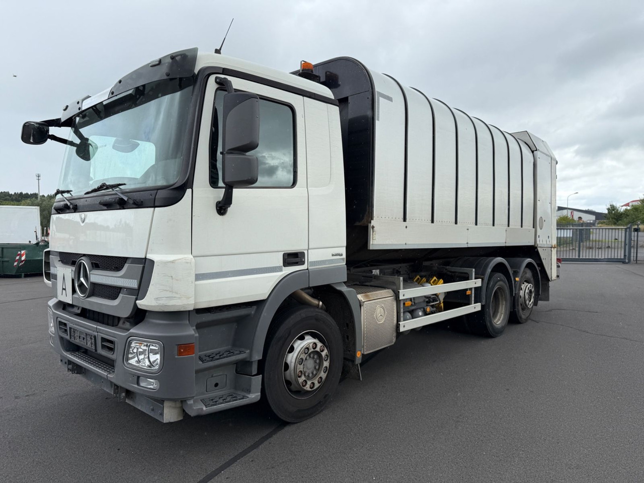 Mercedes-Benz Actros MP3 2532 6x2 Faun Rotorpress 521 - Vůz na odvoz odpadků: obrázek 1 Mercedes-Benz Actros MP3 2532 6x2 Faun Rotorpress 521 - Vůz na odvoz odpadků: obrázek 1