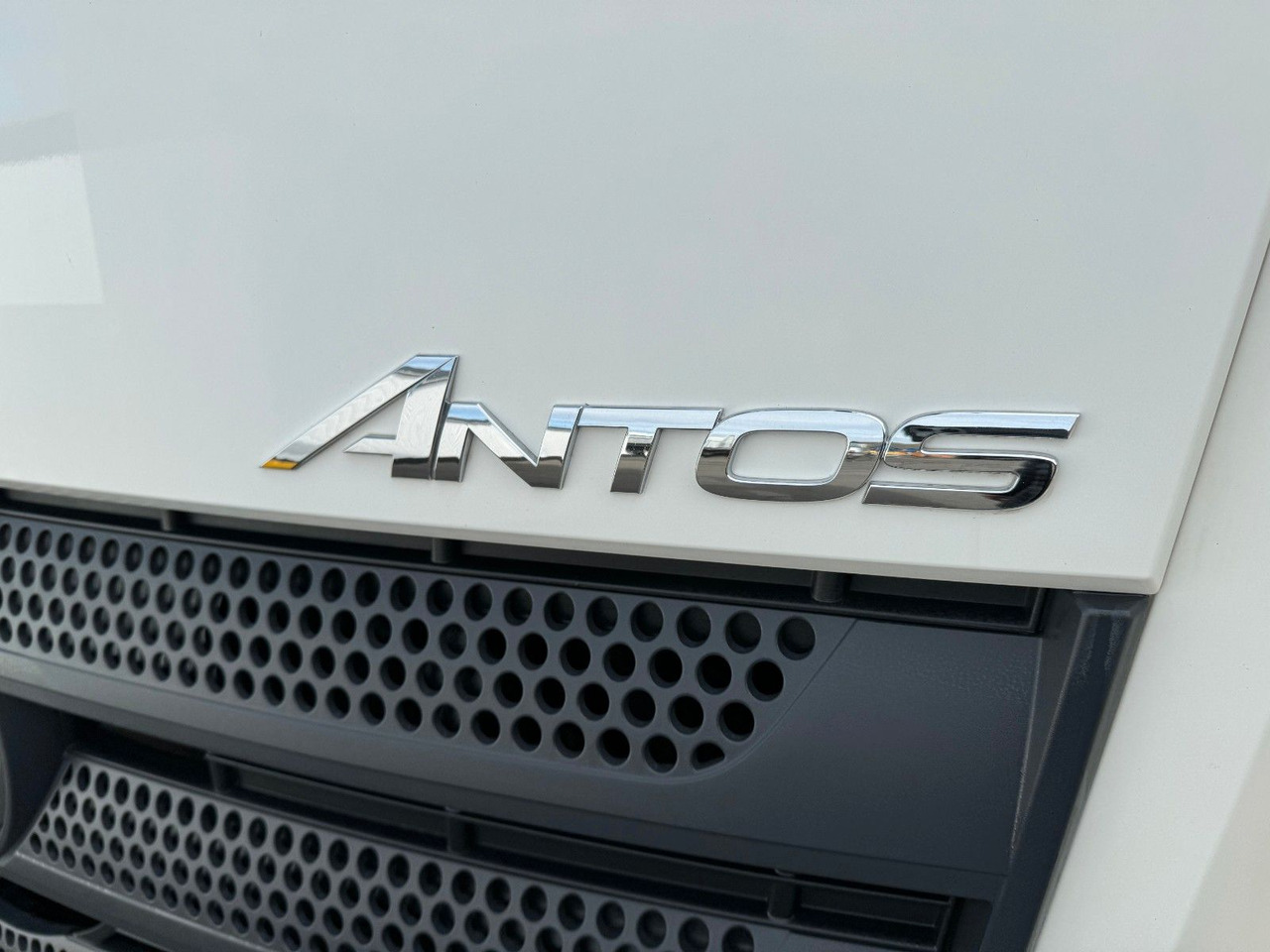 Mercedes-Benz Antos 2533 6x2 Mercedes-Benz Antos 2533 6x2 - 3 x am Lager - - Podvozek s kabinou: obrázek 3 Mercedes-Benz Antos 2533 6x2 Mercedes-Benz Antos 2533 6x2 - 3 x am Lager - - Podvozek s kabinou: obrázek 3