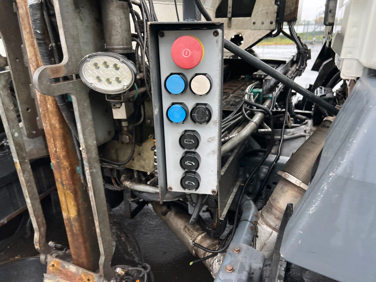 Mercedes-Benz Antos 2533 6x2 Seitenlader Zoeller S LF 22 Mercedes-Benz Antos 2533 6x2 Seitenlader Zoeller S LF 22 leasing Mercedes-Benz Antos 2533 6x2 Seitenlader Zoeller S LF 22 Mercedes-Benz Antos 2533 6x2 Seitenlader Zoeller S LF 22: obrázek 9 Mercedes-Benz Antos 2533 6x2 Seitenlader Zoeller S LF 22 Mercedes-Benz Antos 2533 6x2 Seitenlader Zoeller S LF 22 leasing Mercedes-Benz Antos 2533 6x2 Seitenlader Zoeller S LF 22 Mercedes-Benz Antos 2533 6x2 Seitenlader Zoeller S LF 22: obrázek 9