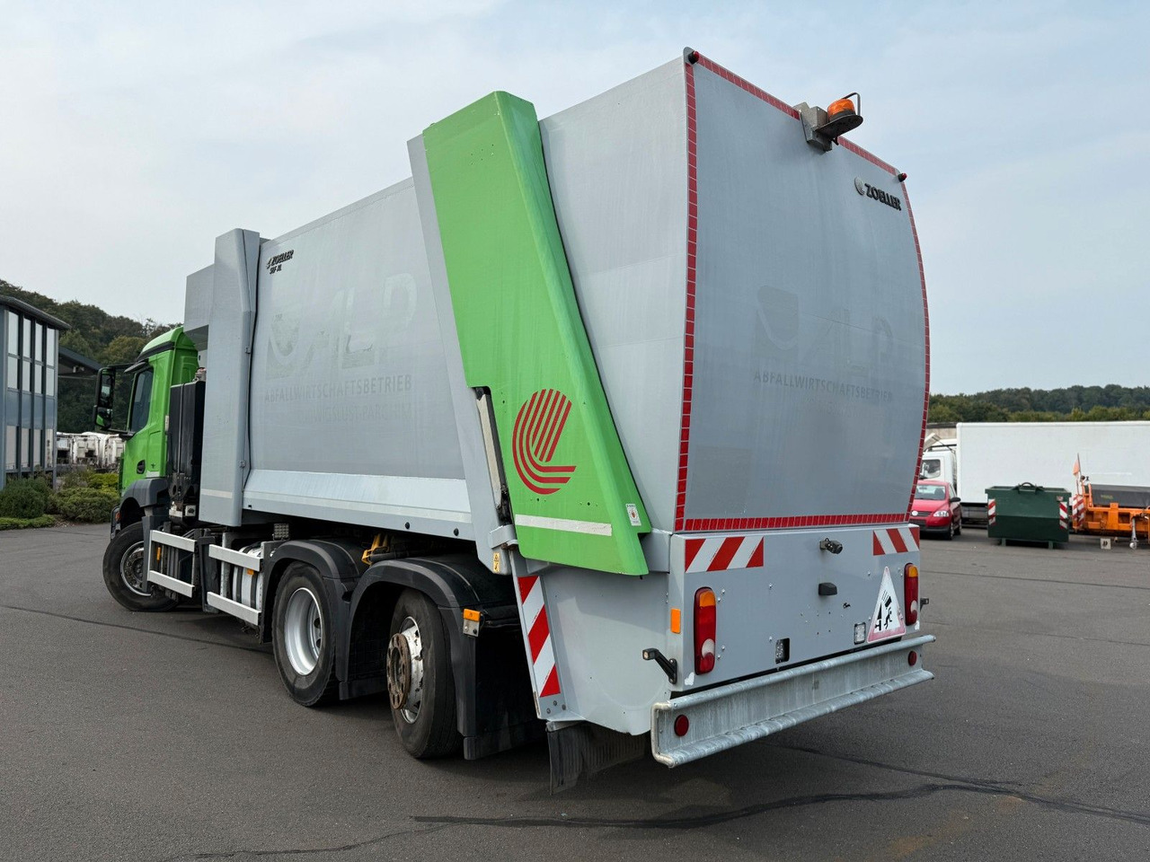 Mercedes-Benz Antos 2533 Seitenlader Zoeller SLF XL - Vůz na odvoz odpadků: obrázek 5 Mercedes-Benz Antos 2533 Seitenlader Zoeller SLF XL - Vůz na odvoz odpadků: obrázek 5