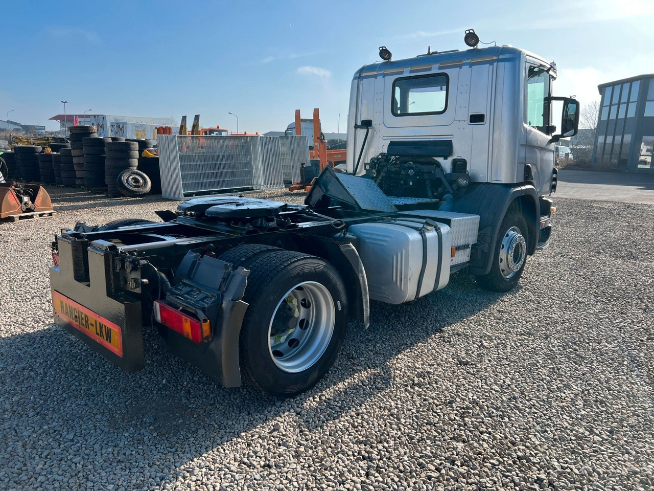 Scania P 94 GA 4x2 NA 310 Scania P 94 GA 4x2 NA 310 - Tahač: obrázek 3 Scania P 94 GA 4x2 NA 310 Scania P 94 GA 4x2 NA 310 - Tahač: obrázek 3