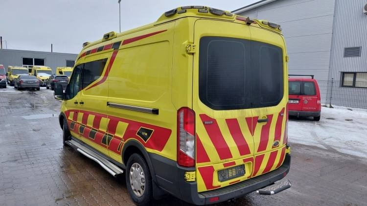 FORD TRANSIT 2,0TDI AMBULANCE KLIMA 1.2018 EURO 6, 3 UNITS - Pohotovostní vůz: obrázek 2 FORD TRANSIT 2,0TDI AMBULANCE KLIMA 1.2018 EURO 6, 3 UNITS - Pohotovostní vůz: obrázek 2