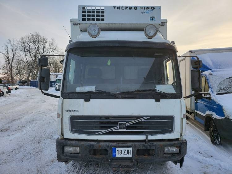 VOLVO FL 250 FOR SPAREPARTS - Chladírenský nákladní automobil: obrázek 2 VOLVO FL 250 FOR SPAREPARTS - Chladírenský nákladní automobil: obrázek 2