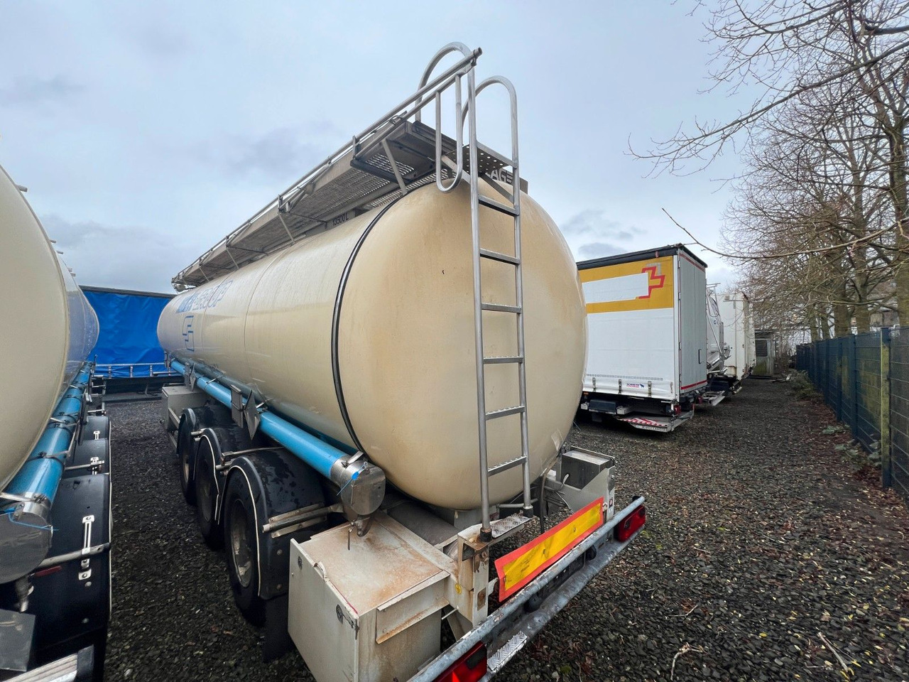 Lag 32000 l Lebensmitteltank mit 3 Kammern, ADR - Cisternový návěs: obrázek 5 Lag 32000 l Lebensmitteltank mit 3 Kammern, ADR - Cisternový návěs: obrázek 5
