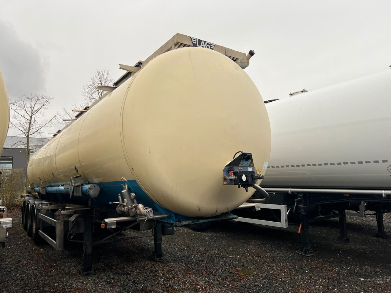 Lag 32000 l Lebensmitteltank mit 3 Kammern, ADR - Cisternový návěs: obrázek 1 Lag 32000 l Lebensmitteltank mit 3 Kammern, ADR - Cisternový návěs: obrázek 1