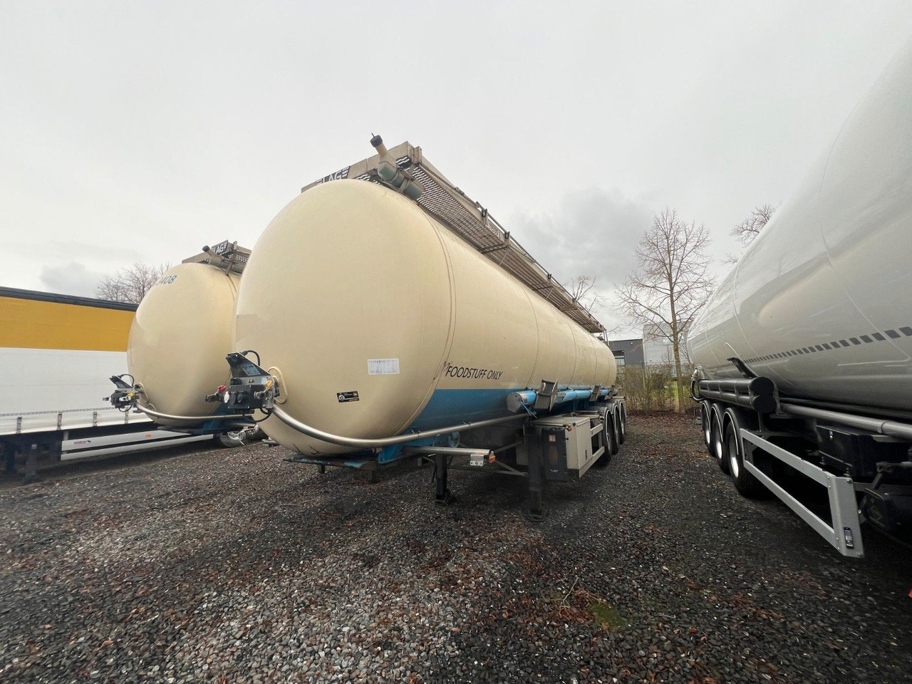 Lag 32000 l Lebensmitteltank mit 3 Kammern, ADR - Cisternový návěs: obrázek 3 Lag 32000 l Lebensmitteltank mit 3 Kammern, ADR - Cisternový návěs: obrázek 3