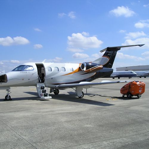 AERO SPECIALTIES diesel-electric hybrid GPU JETGO-550-MTI-RJ - Pozemní energetická jednotka: obrázek 3 AERO SPECIALTIES diesel-electric hybrid GPU JETGO-550-MTI-RJ - Pozemní energetická jednotka: obrázek 3