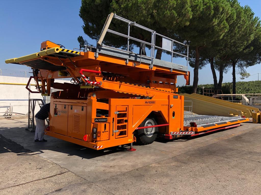 Main Deck Loader Aviogei 20 tons 2PU2000 - Nakladač kontejnerů/ Palet: obrázek 1 Main Deck Loader Aviogei 20 tons 2PU2000 - Nakladač kontejnerů/ Palet: obrázek 1