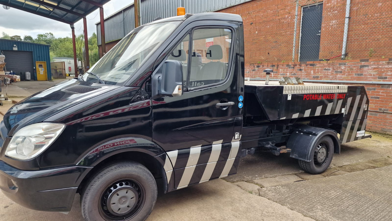 Mallaghan Water Truck WSU1000 - Pozemní vybavení letišť: obrázek 2 Mallaghan Water Truck WSU1000 - Pozemní vybavení letišť: obrázek 2