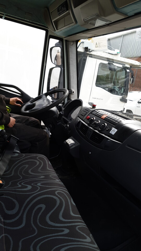 Mallaghan Water truck WSU 3000 on IVECO - Pozemní vybavení letišť: obrázek 3 Mallaghan Water truck WSU 3000 on IVECO - Pozemní vybavení letišť: obrázek 3