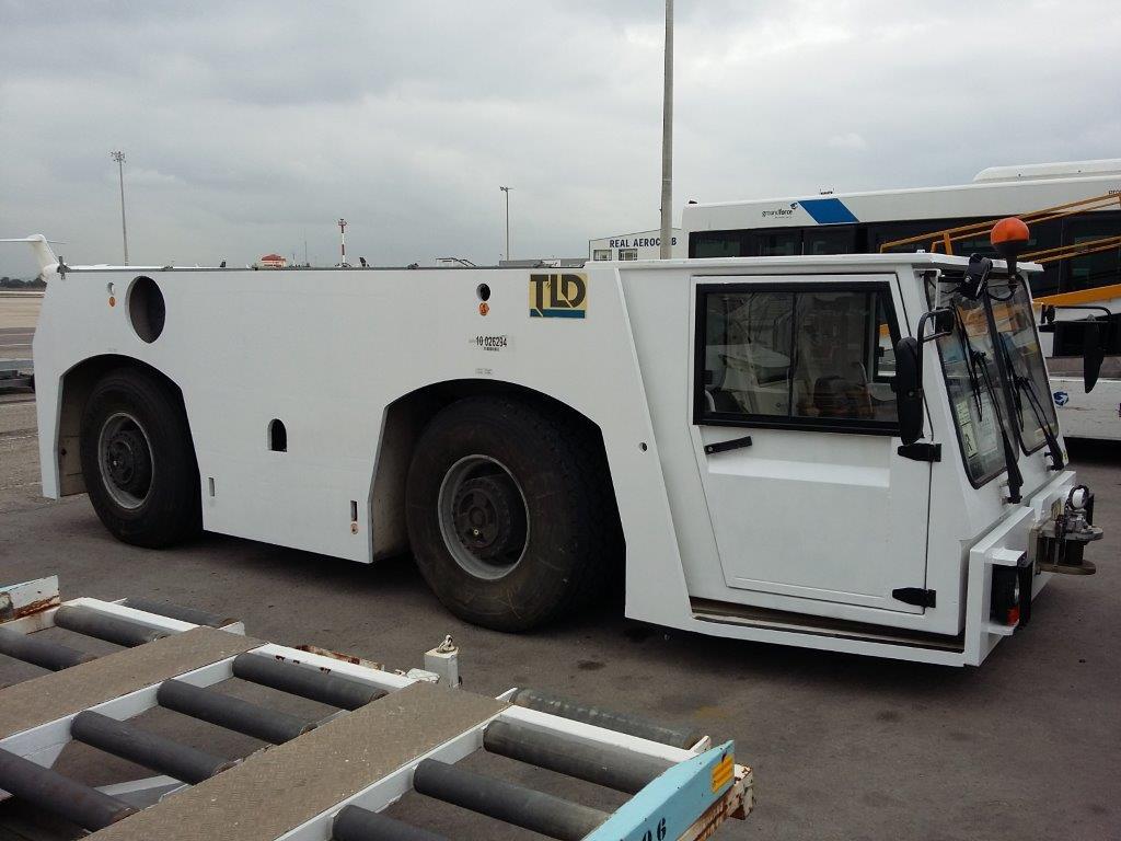 Pushback Tractor TLD TMX400-26 - Tahač letadel: obrázek 3 Pushback Tractor TLD TMX400-26 - Tahač letadel: obrázek 3