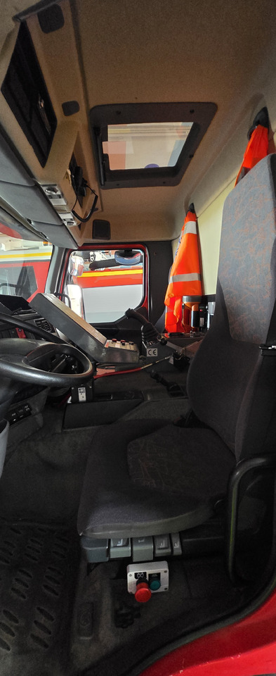 Sides - Hasičský vůz: obrázek 2 Sides - Hasičský vůz: obrázek 2