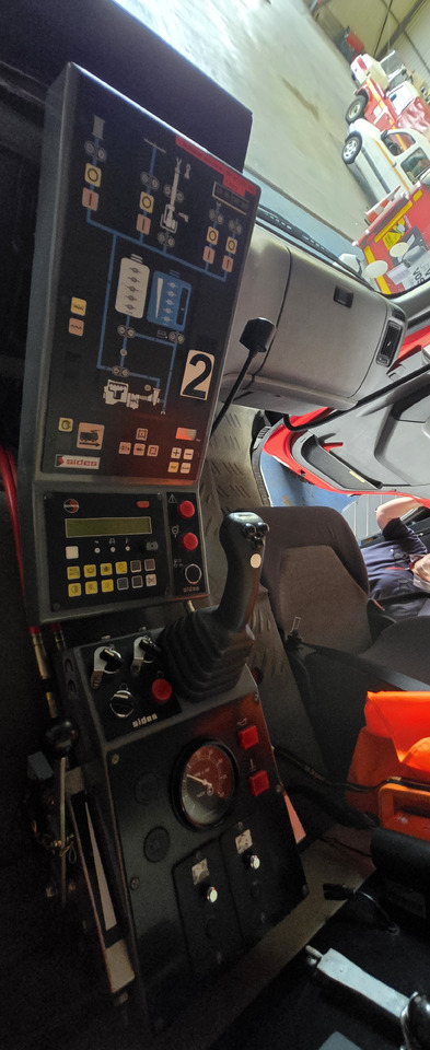 Sides - Hasičský vůz: obrázek 4 Sides - Hasičský vůz: obrázek 4