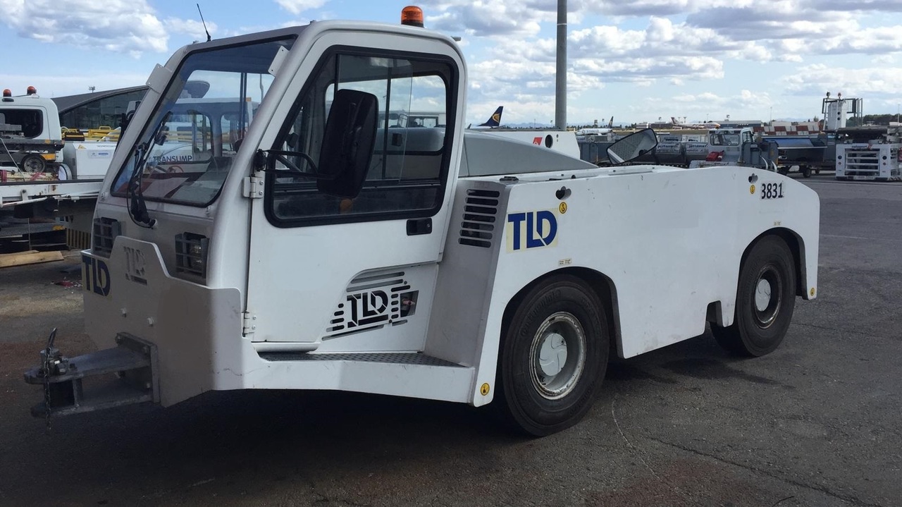TLD TMX150-9 - Tahač letadel: obrázek 3 TLD TMX150-9 - Tahač letadel: obrázek 3
