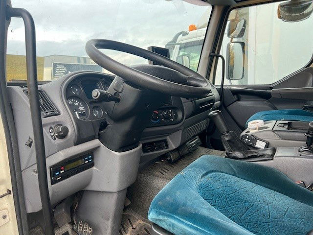 DAF LF 180 FA45.180 LF - Skříňový nákladní auto: obrázek 3 DAF LF 180 FA45.180 LF - Skříňový nákladní auto: obrázek 3