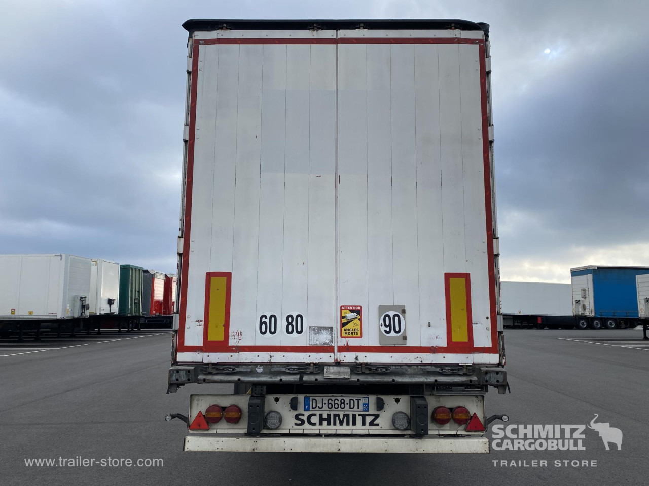 SCHMITZ Curtainsider Standard - Plachtový návěs: obrázek 2 SCHMITZ Curtainsider Standard - Plachtový návěs: obrázek 2