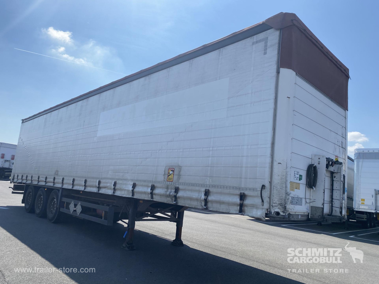 SCHMITZ Curtainsider Standard - Plachtový návěs: obrázek 1 SCHMITZ Curtainsider Standard - Plachtový návěs: obrázek 1