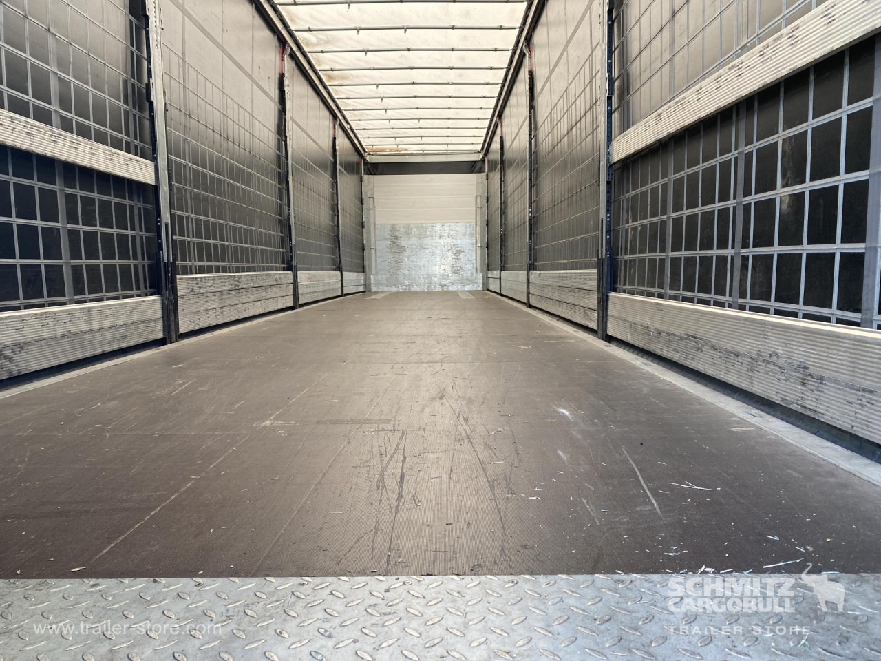SCHMITZ Curtainsider Standard - Plachtový návěs: obrázek 5 SCHMITZ Curtainsider Standard - Plachtový návěs: obrázek 5