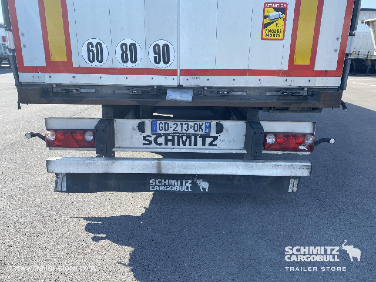 SCHMITZ Curtainsider Standard - Plachtový návěs: obrázek 4 SCHMITZ Curtainsider Standard - Plachtový návěs: obrázek 4
