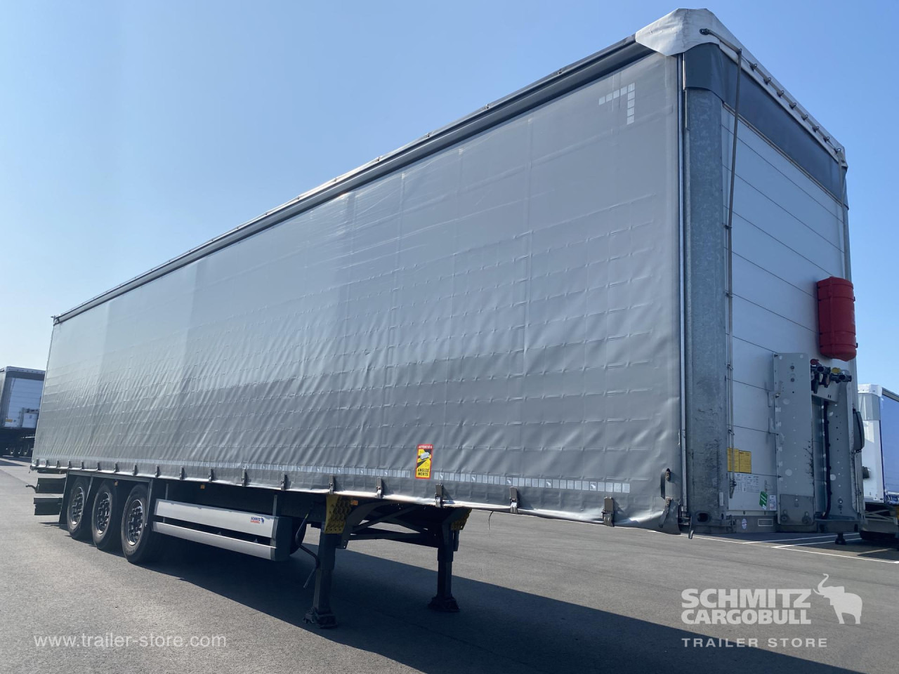 SCHMITZ Curtainsider Standard - Plachtový návěs: obrázek 1 SCHMITZ Curtainsider Standard - Plachtový návěs: obrázek 1