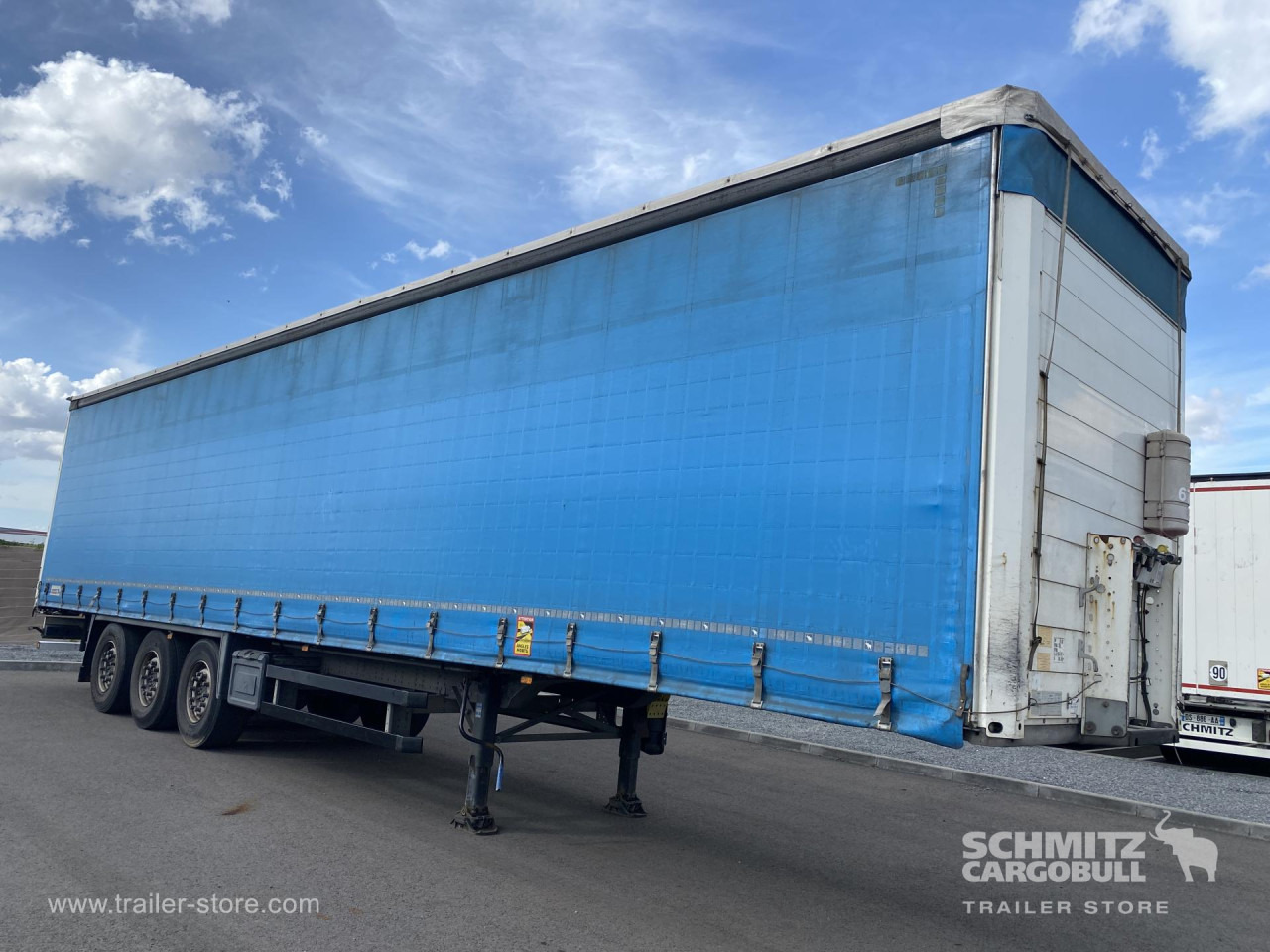 SCHMITZ Curtainsider Standard - Plachtový návěs: obrázek 1 SCHMITZ Curtainsider Standard - Plachtový návěs: obrázek 1