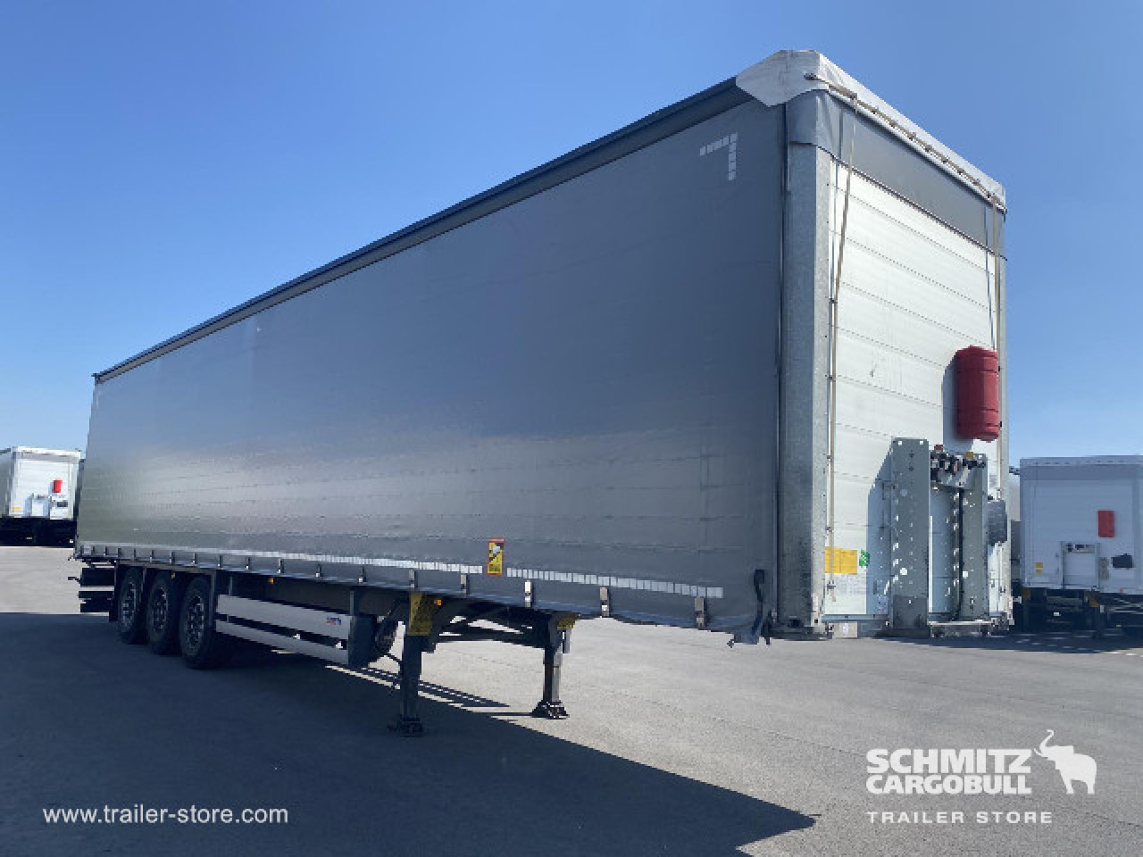 SCHMITZ Curtainsider Standard - Plachtový návěs: obrázek 1 SCHMITZ Curtainsider Standard - Plachtový návěs: obrázek 1