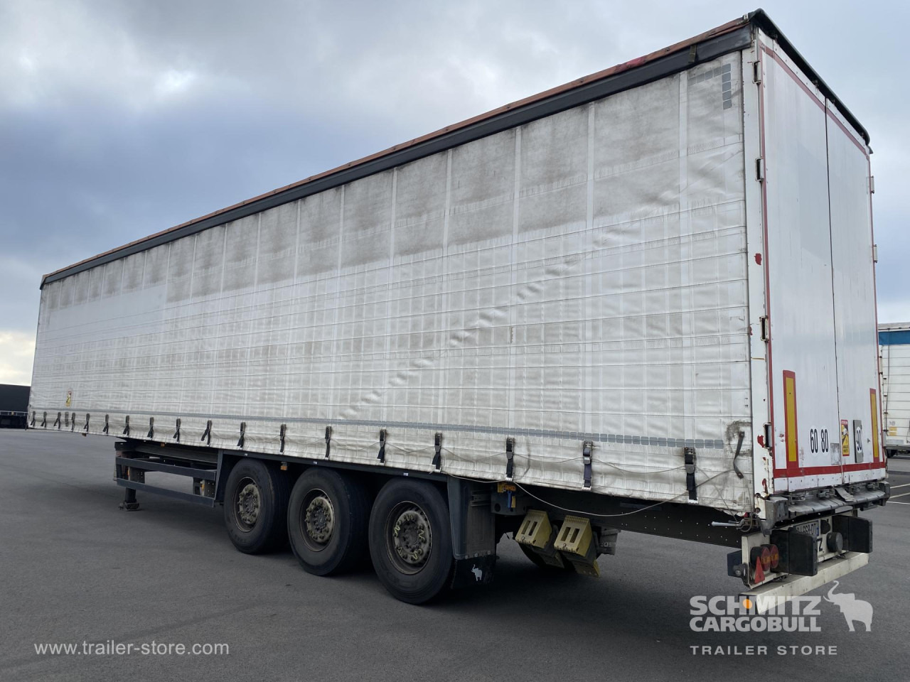 SCHMITZ Curtainsider Standard - Plachtový návěs: obrázek 4 SCHMITZ Curtainsider Standard - Plachtový návěs: obrázek 4