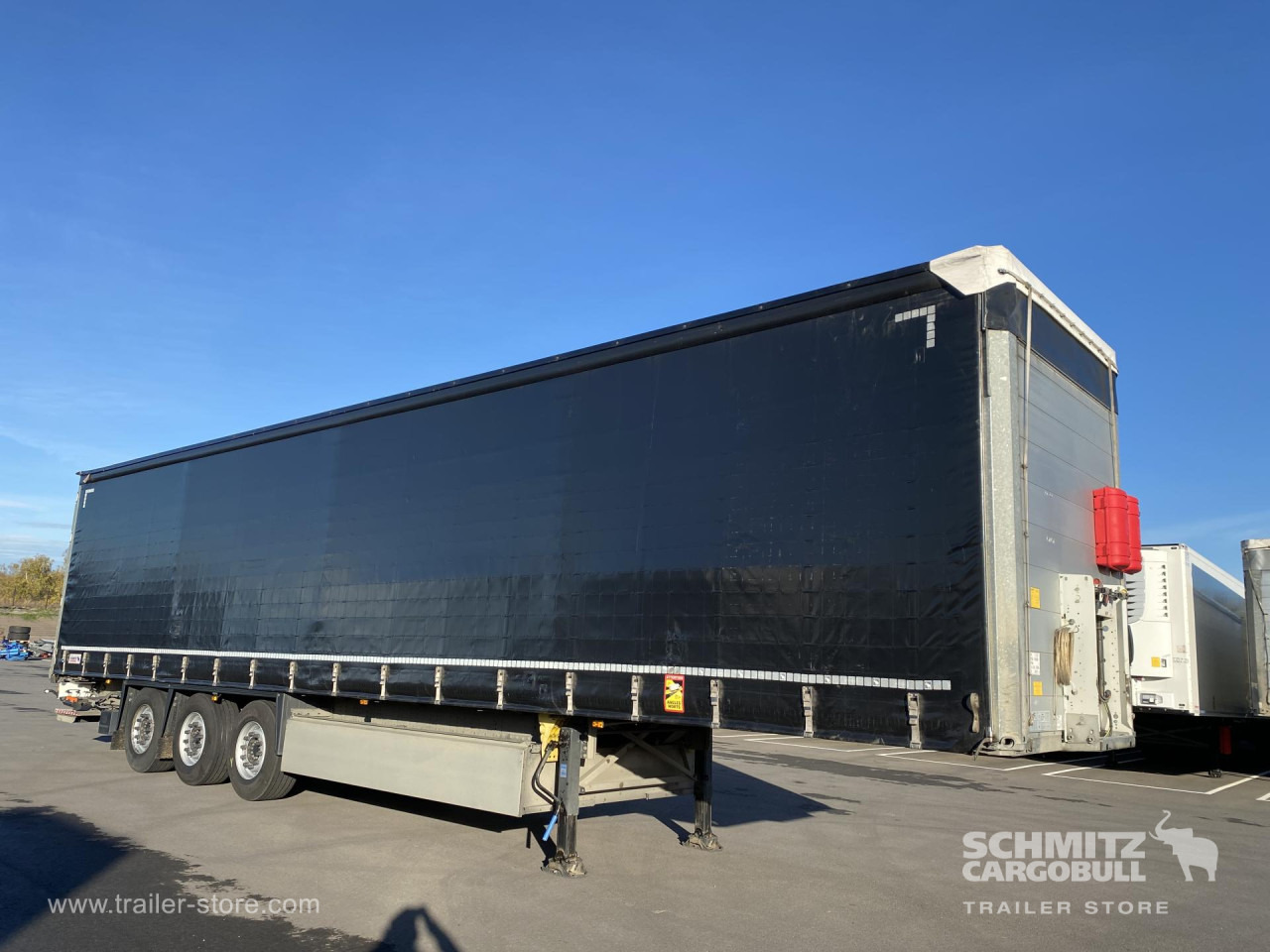 SCHMITZ Curtainsider Standard Taillift - Plachtový návěs: obrázek 1 SCHMITZ Curtainsider Standard Taillift - Plachtový návěs: obrázek 1