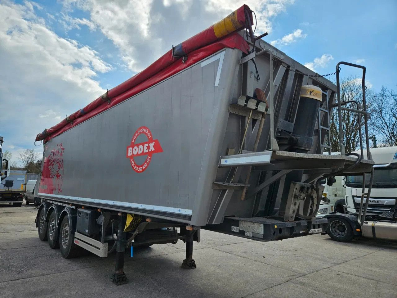 Bodex KIS3B - Sklápěcí návěs: obrázek 2 Bodex KIS3B - Sklápěcí návěs: obrázek 2