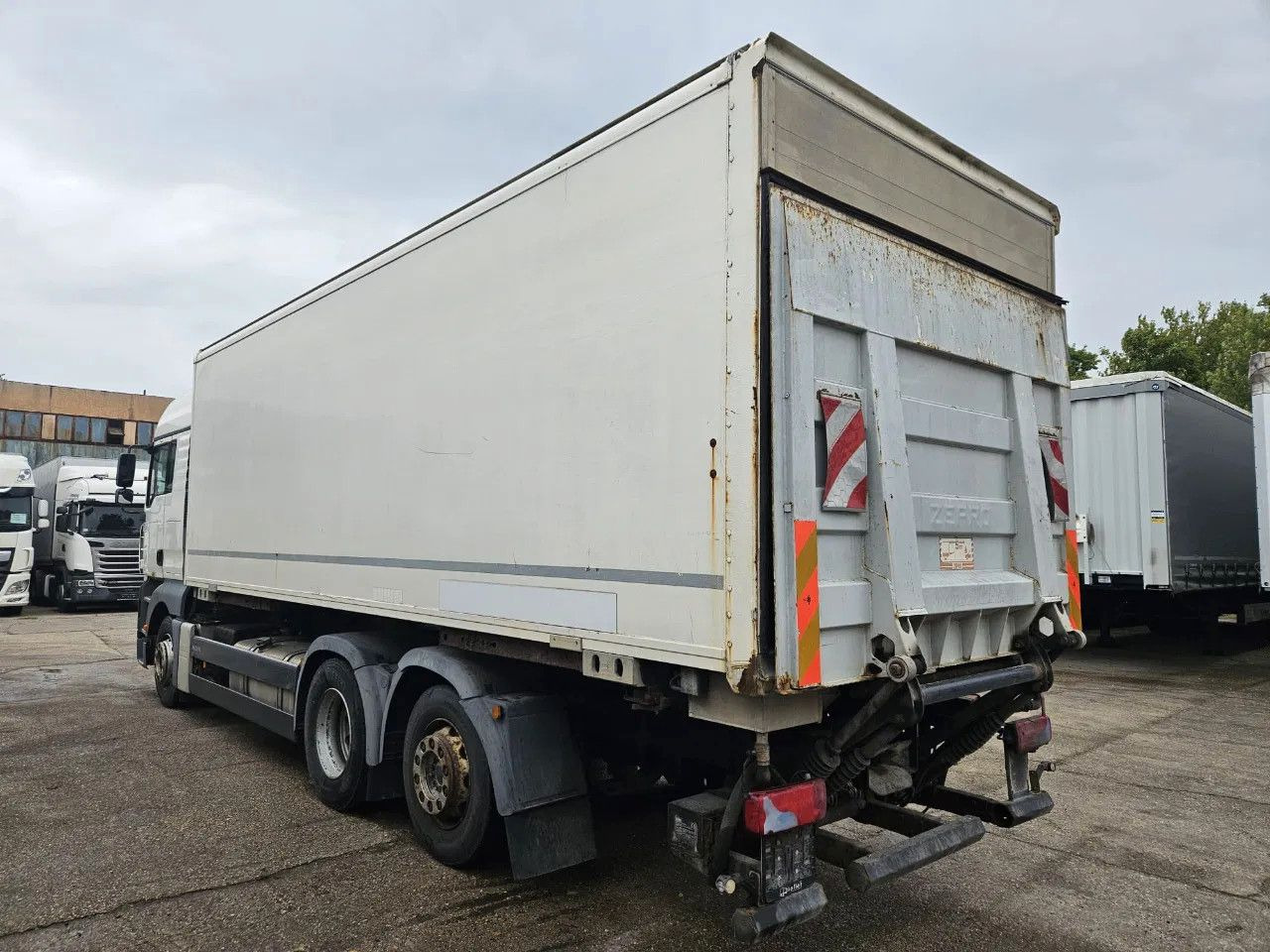 MAN TGA 26.400 BDF Tail Lift Euro5, New Smart2 Tacho - Kontejnérový podvozek/ Výměnná nástavba: obrázek 4 MAN TGA 26.400 BDF Tail Lift Euro5, New Smart2 Tacho - Kontejnérový podvozek/ Výměnná nástavba: obrázek 4
