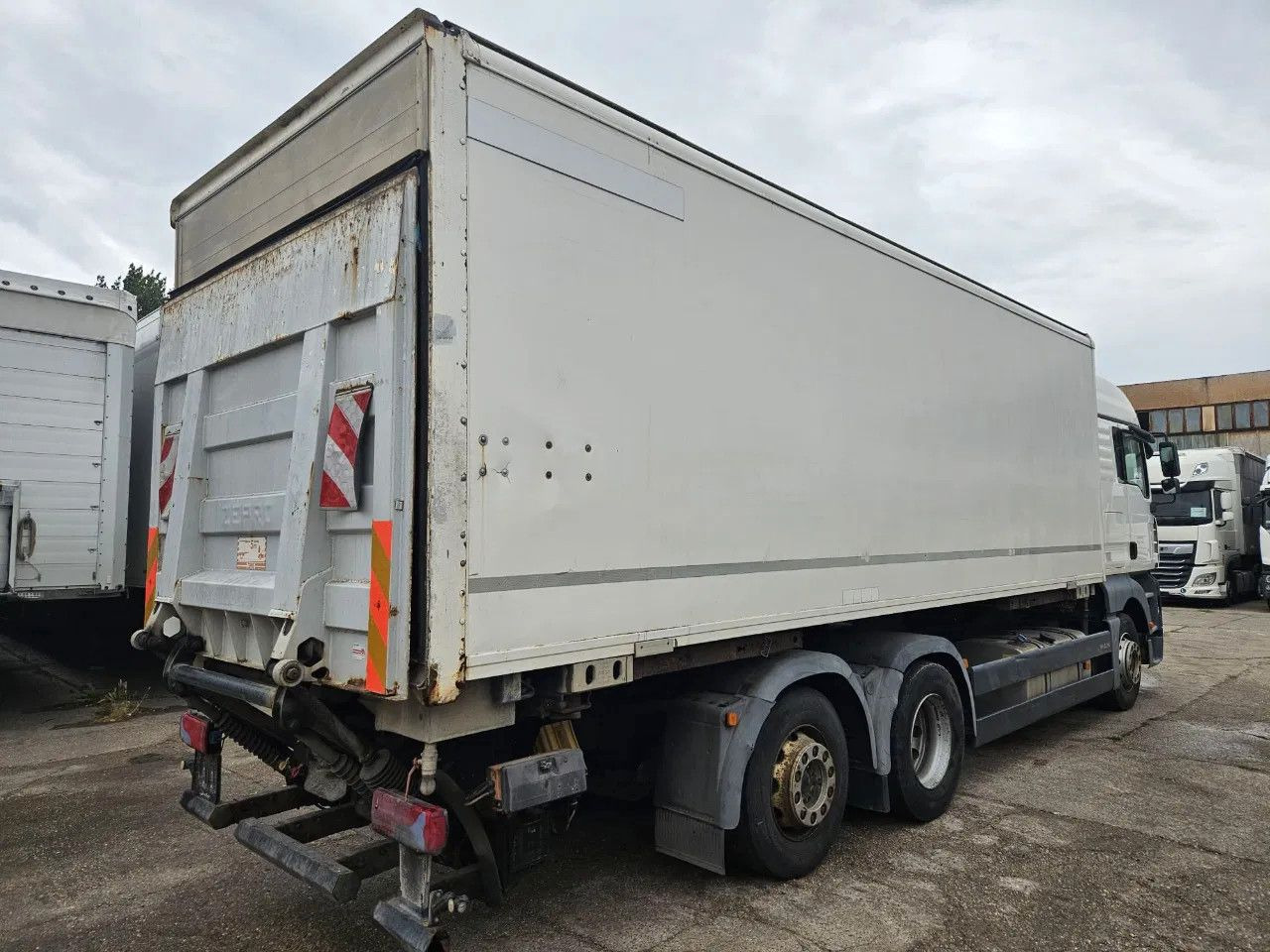 MAN TGA 26.400 BDF Tail Lift Euro5, New Smart2 Tacho - Kontejnérový podvozek/ Výměnná nástavba: obrázek 3 MAN TGA 26.400 BDF Tail Lift Euro5, New Smart2 Tacho - Kontejnérový podvozek/ Výměnná nástavba: obrázek 3
