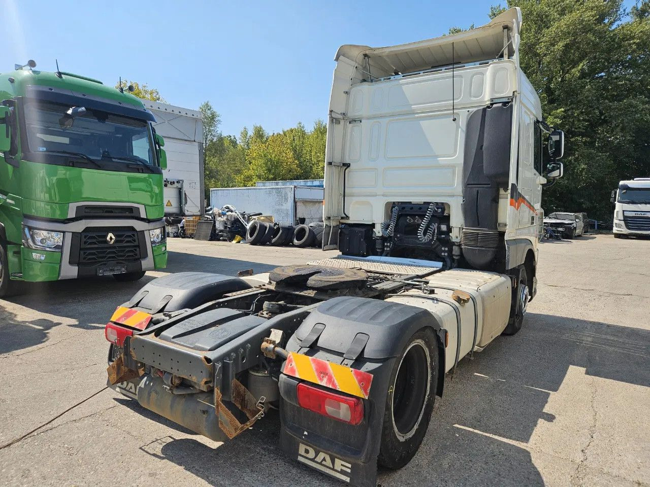 DAF XF 460 Space Cab Standklima 2 units - Tahač: obrázek 4 DAF XF 460 Space Cab Standklima 2 units - Tahač: obrázek 4
