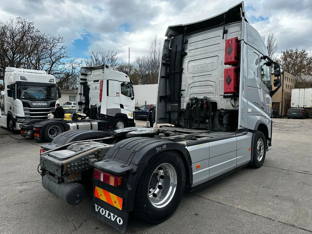 Volvo FH 500 ADR, I-Park, Alloy w. Leather seats, TV s - Tahač: obrázek 4 Volvo FH 500 ADR, I-Park, Alloy w. Leather seats, TV s - Tahač: obrázek 4