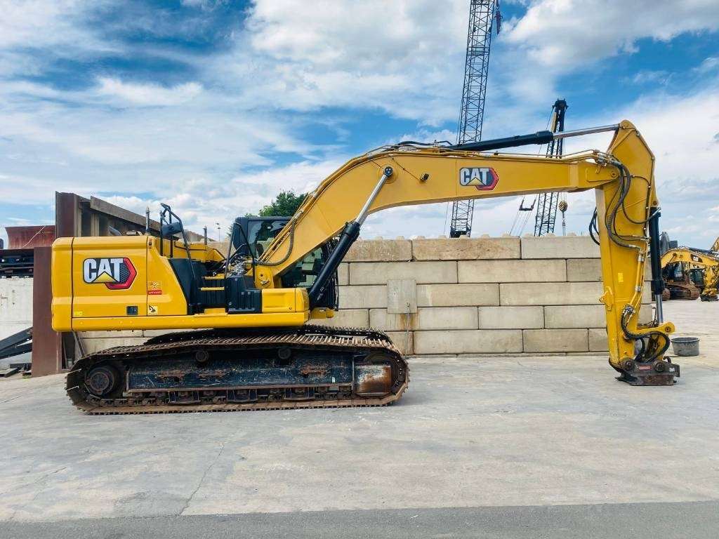 CAT 330 - Pásové rýpadlo: obrázek 2 CAT 330 - Pásové rýpadlo: obrázek 2