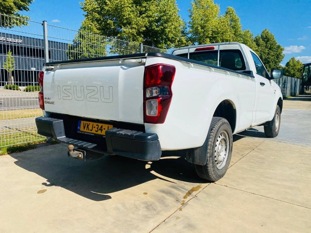 Isuzu D-Max Socage - Osobní auto: obrázek 3 Isuzu D-Max Socage - Osobní auto: obrázek 3