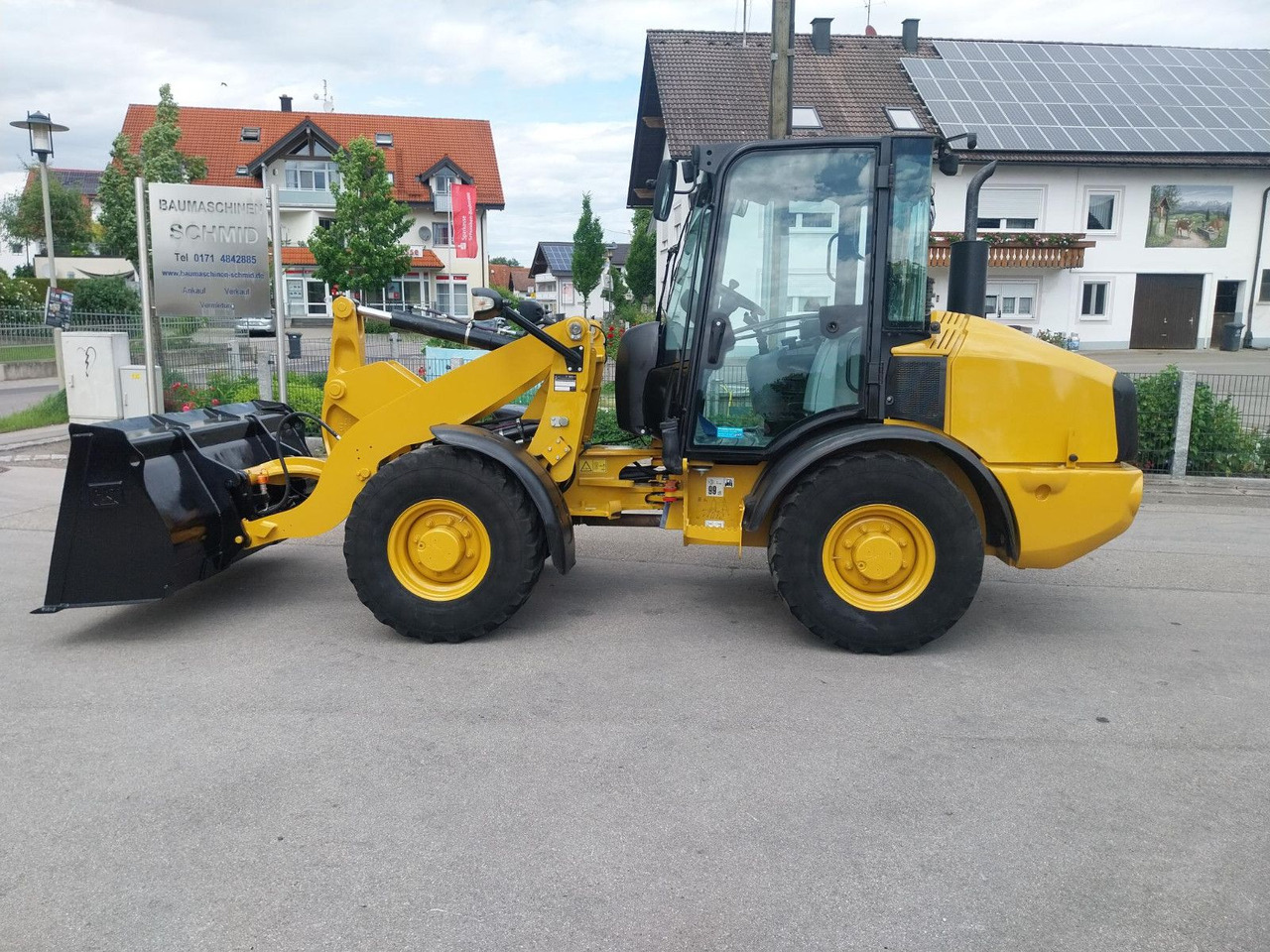 CAT 906H - Kolový nakladač: obrázek 1 CAT 906H - Kolový nakladač: obrázek 1