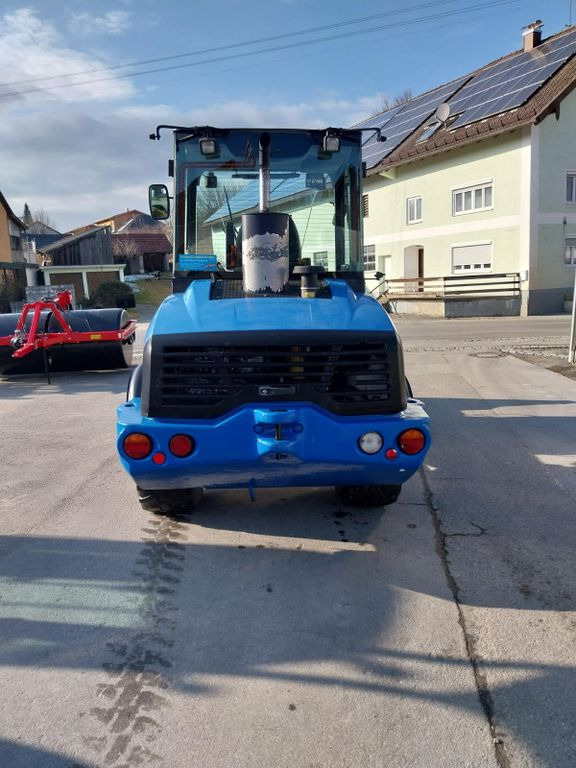 CAT 907H - Kolový nakladač: obrázek 4 CAT 907H - Kolový nakladač: obrázek 4