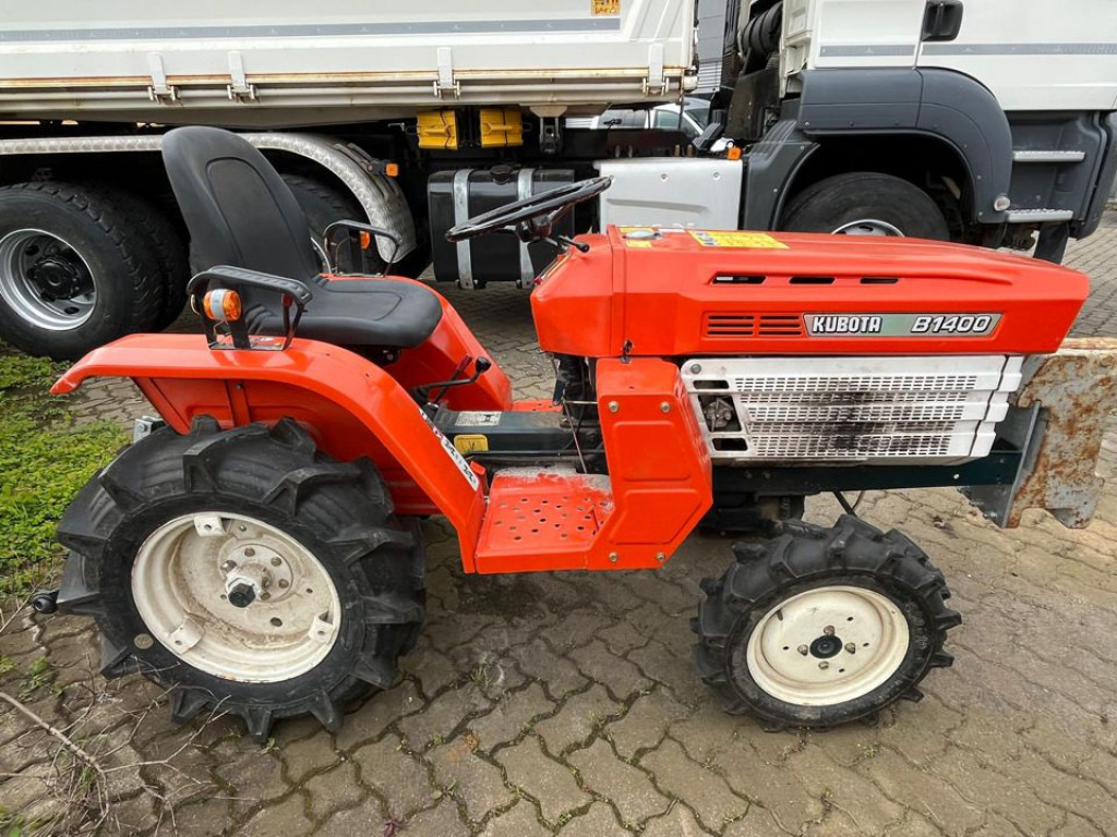 KUBOTA Trecker 1400 Diverse mit Zapfwelle am Heck und Heuwender - Malotraktor: obrázek 5 KUBOTA Trecker 1400 Diverse mit Zapfwelle am Heck und Heuwender - Malotraktor: obrázek 5