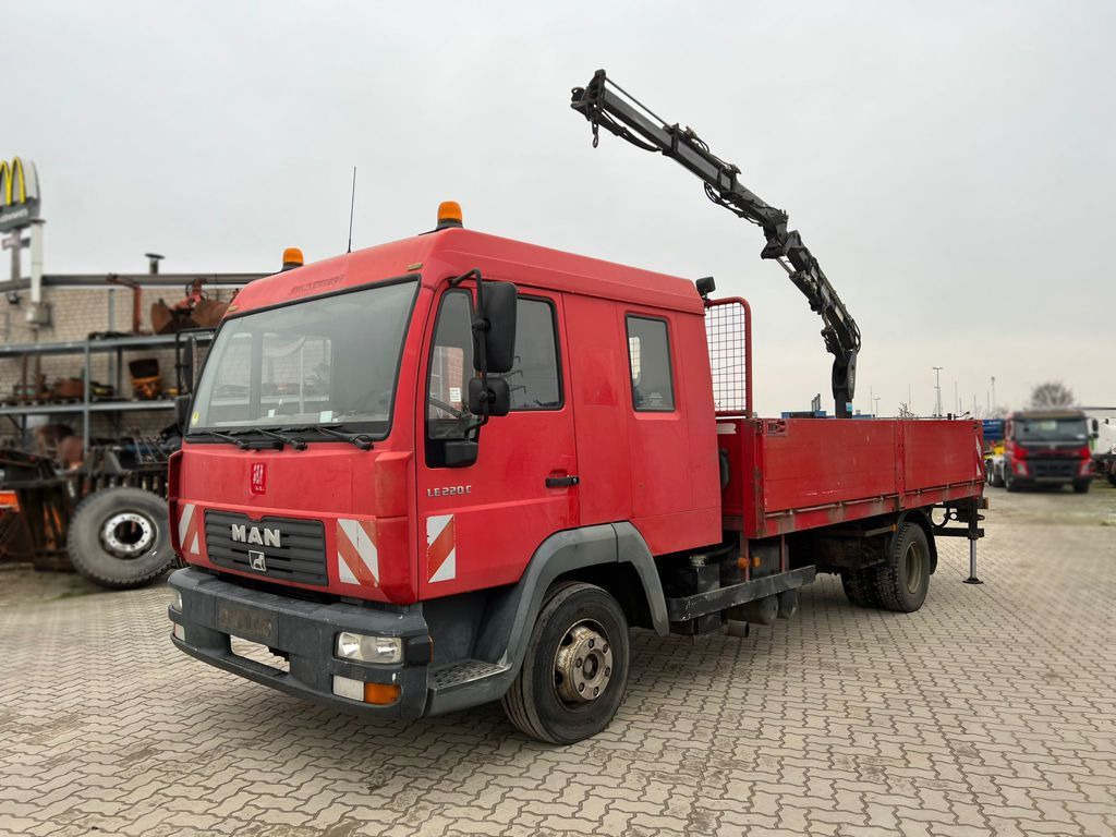 MAN LE 12.225 LC Pritsche Heckkran 6 Zylinder Doka T - Auto s hydraulickou rukou, Nákladní automobil valníkový/ Plošinový: obrázek 5 MAN LE 12.225 LC Pritsche Heckkran 6 Zylinder Doka T - Auto s hydraulickou rukou, Nákladní automobil valníkový/ Plošinový: obrázek 5