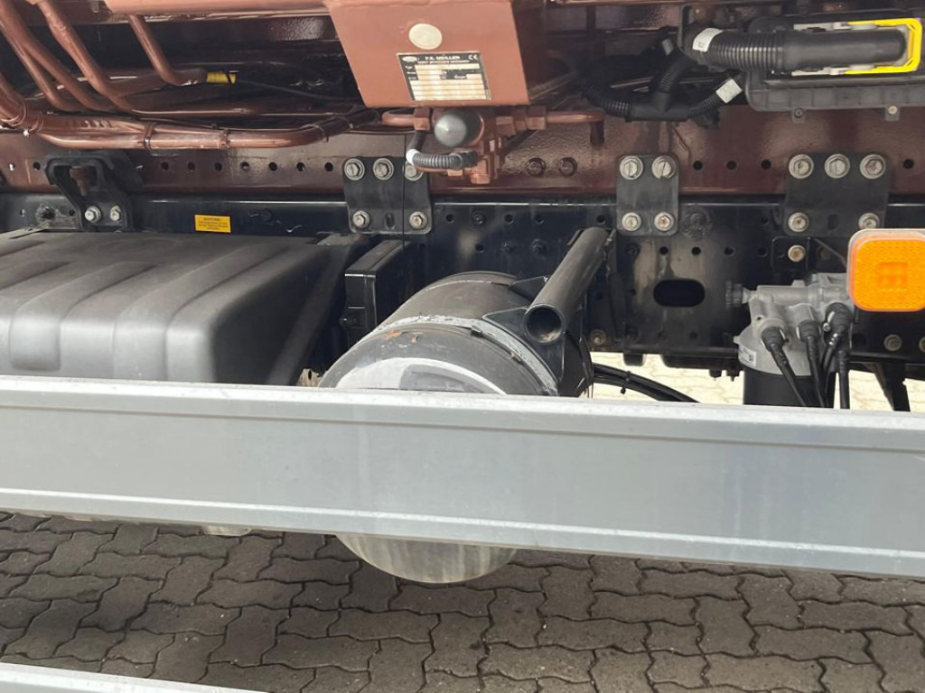 MAN TG-M 18.320 4x2 Absetzkipper Meiller, Funk - Ramenový nosič kontajnerov: obrázek 4 MAN TG-M 18.320 4x2 Absetzkipper Meiller, Funk - Ramenový nosič kontajnerov: obrázek 4