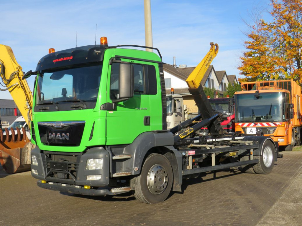 MAN TG-S 18.320 BL Abrollkipper - Hákový nosič kontejnerů: obrázek 1 MAN TG-S 18.320 BL Abrollkipper - Hákový nosič kontejnerů: obrázek 1