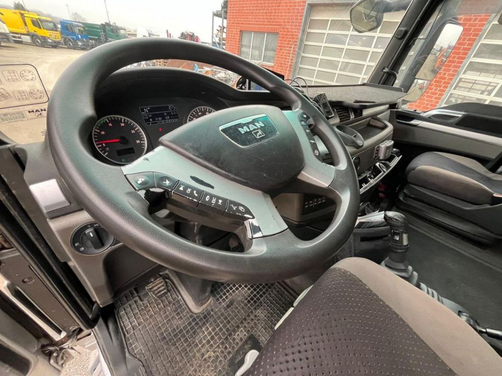 MAN TG-X 26.400 6x2 Pritsche Heckkran Palfinger PK 3 - Nákladní automobil valníkový/ Plošinový, Auto s hydraulickou rukou: obrázek 5 MAN TG-X 26.400 6x2 Pritsche Heckkran Palfinger PK 3 - Nákladní automobil valníkový/ Plošinový, Auto s hydraulickou rukou: obrázek 5