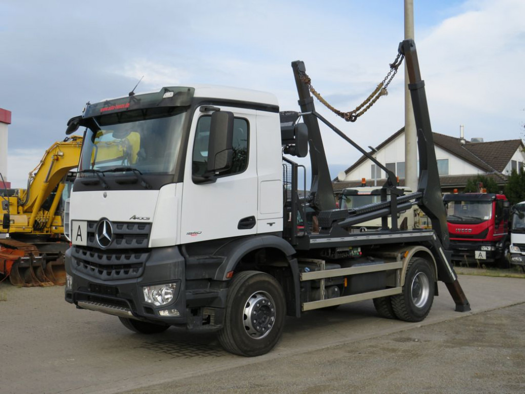 MERCEDES-BENZ Actros 1840 K 4x2 Absetzkipper Euro 6 - Ramenový nosič kontajnerov: obrázek 1 MERCEDES-BENZ Actros 1840 K 4x2 Absetzkipper Euro 6 - Ramenový nosič kontajnerov: obrázek 1