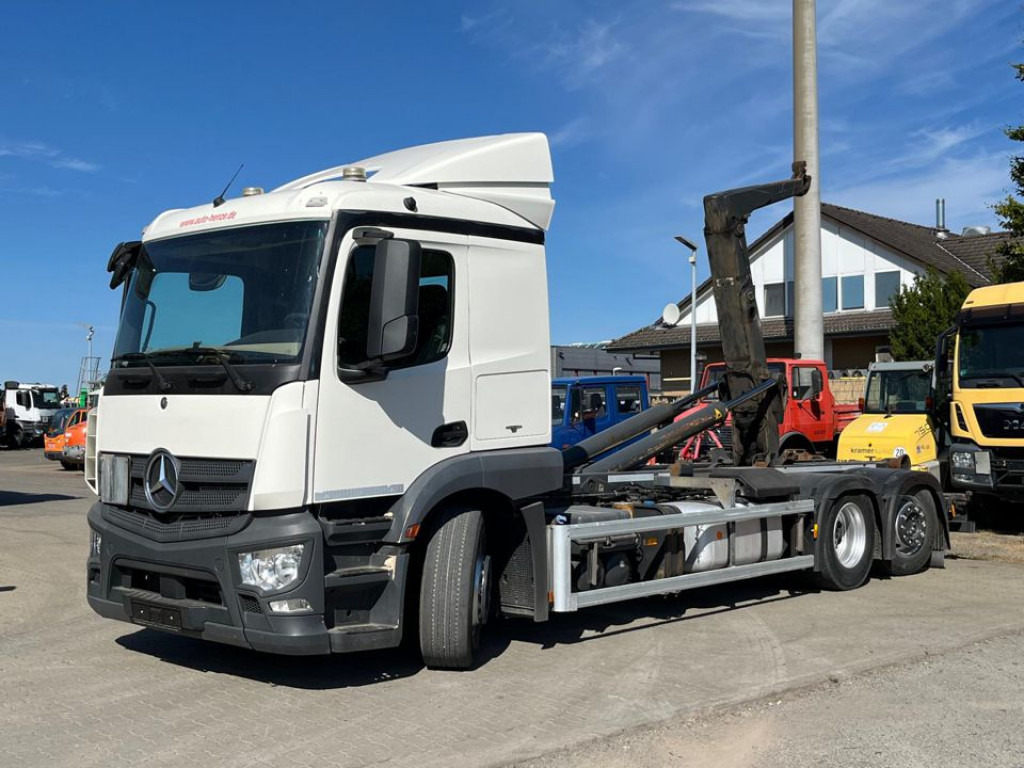 MERCEDES-BENZ Actros 2543 L 6x2 Abrollkipper MeillerLenk Lift - Hákový nosič kontejnerů: obrázek 1 MERCEDES-BENZ Actros 2543 L 6x2 Abrollkipper MeillerLenk Lift - Hákový nosič kontejnerů: obrázek 1