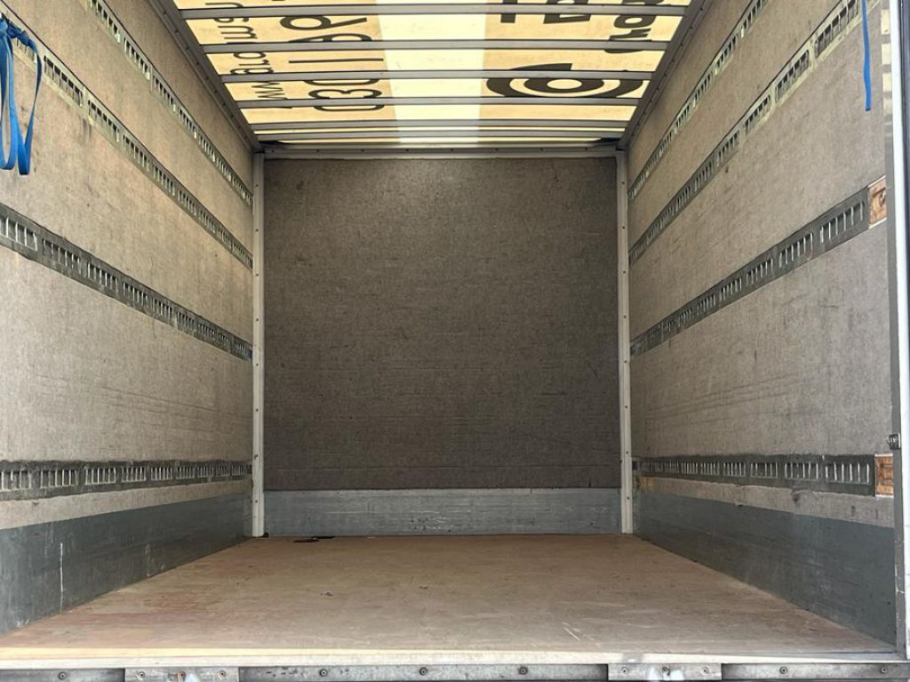 MERCEDES-BENZ Atego 818 L Möbelkoffer LBW Möbelkoffer gr.Fhs+Sitzreihe - Dodávka skřín: obrázek 4 MERCEDES-BENZ Atego 818 L Möbelkoffer LBW Möbelkoffer gr.Fhs+Sitzreihe - Dodávka skřín: obrázek 4