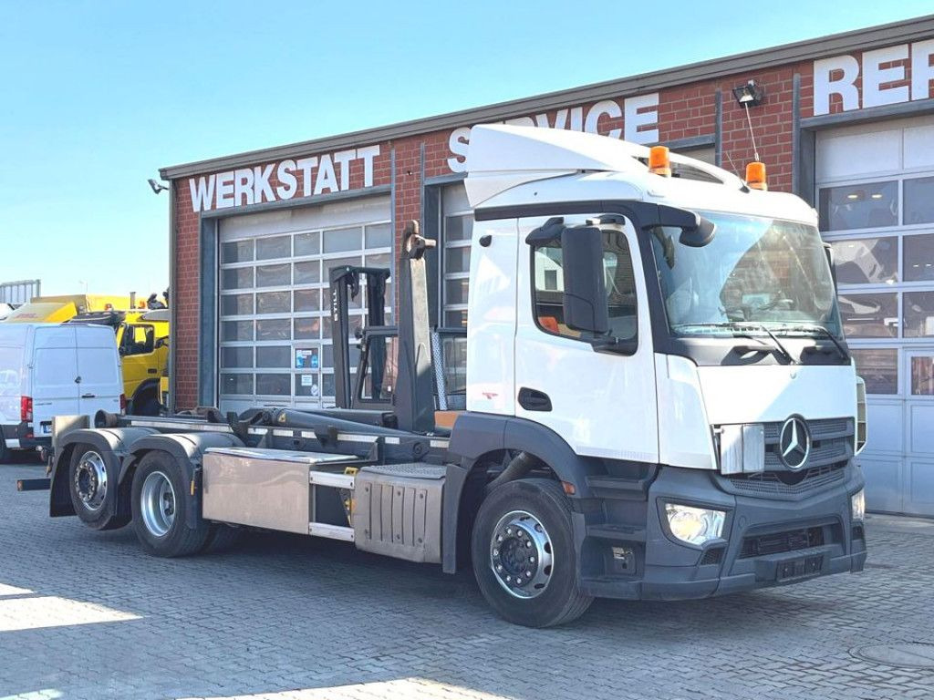 Mercedes-Benz Actros 2543 L 6x2 Abrollkipper MeillerLenk/Lift - Hákový nosič kontejnerů: obrázek 2 Mercedes-Benz Actros 2543 L 6x2 Abrollkipper MeillerLenk/Lift - Hákový nosič kontejnerů: obrázek 2