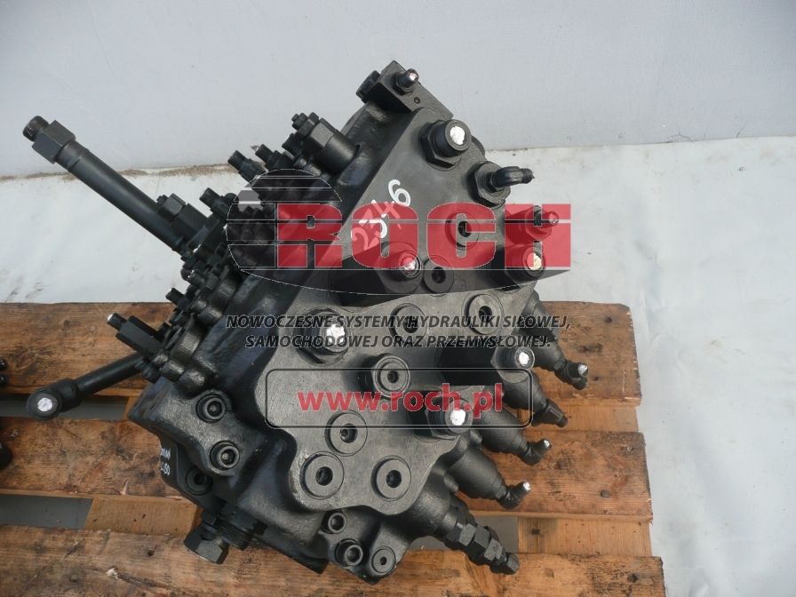 DAEWOO 130C1-5 C11285 - 10 SEKCYJNY - Hydraulický ventil pro Stavební technika: obrázek 1 DAEWOO 130C1-5 C11285 - 10 SEKCYJNY - Hydraulický ventil pro Stavební technika: obrázek 1